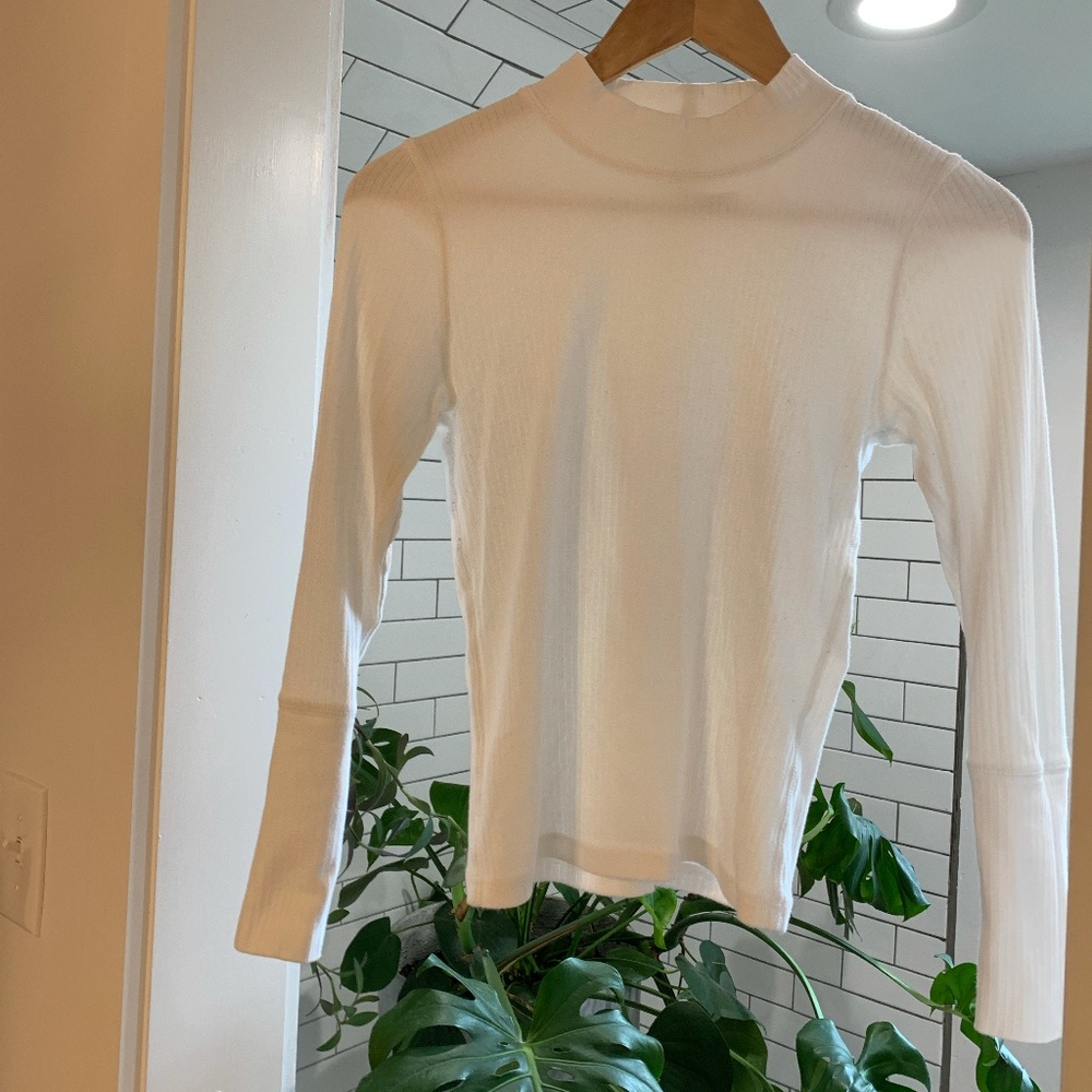 Free People White Ribbed Turtle Neck in Medium